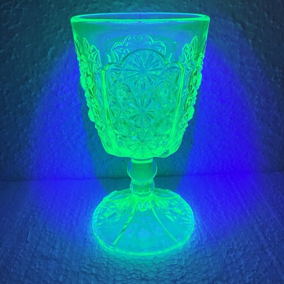 Antique Adams & Co Goblet Daisy & Button Thumbprint Uranium #86 Water Glass Glow - Picture 9 of 16